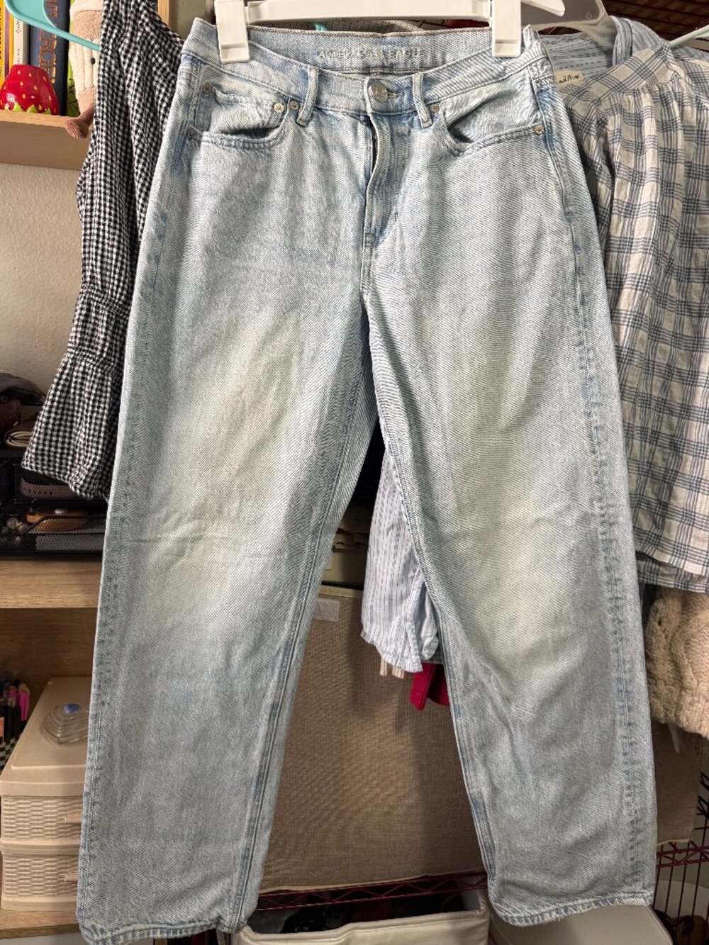 American Eagle Light Wash Baggy Jeans Women’s Size 6 Short